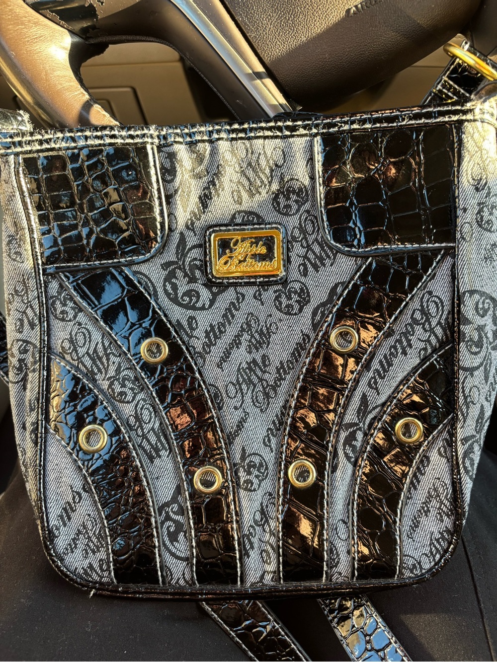 Vintage y2k Apple bottoms purse